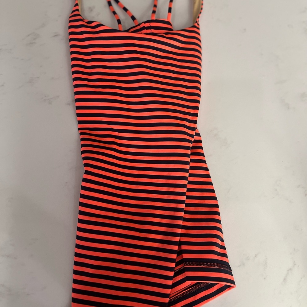 size 4 EUC lululemon racerback tank